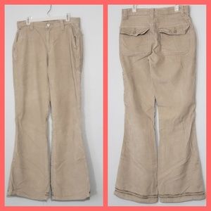 American Eagles Outfitters Corduroy Jean